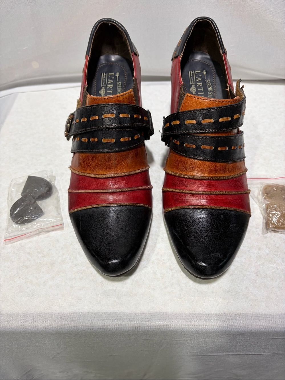L’artiste Earthies Leather Colorblock Strap Oxfords in Black, Red & Brown
